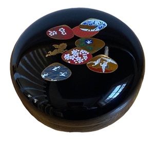 New Lacquerware Japanese Lacquered Black Covered Bowl with Seashell Design